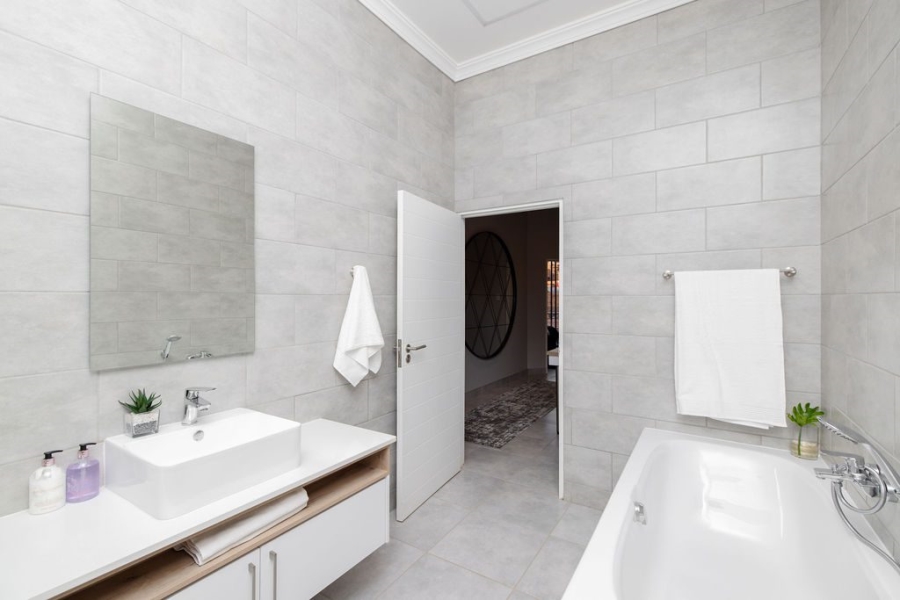 To Let 3 Bedroom Property for Rent in Olympus AH Gauteng