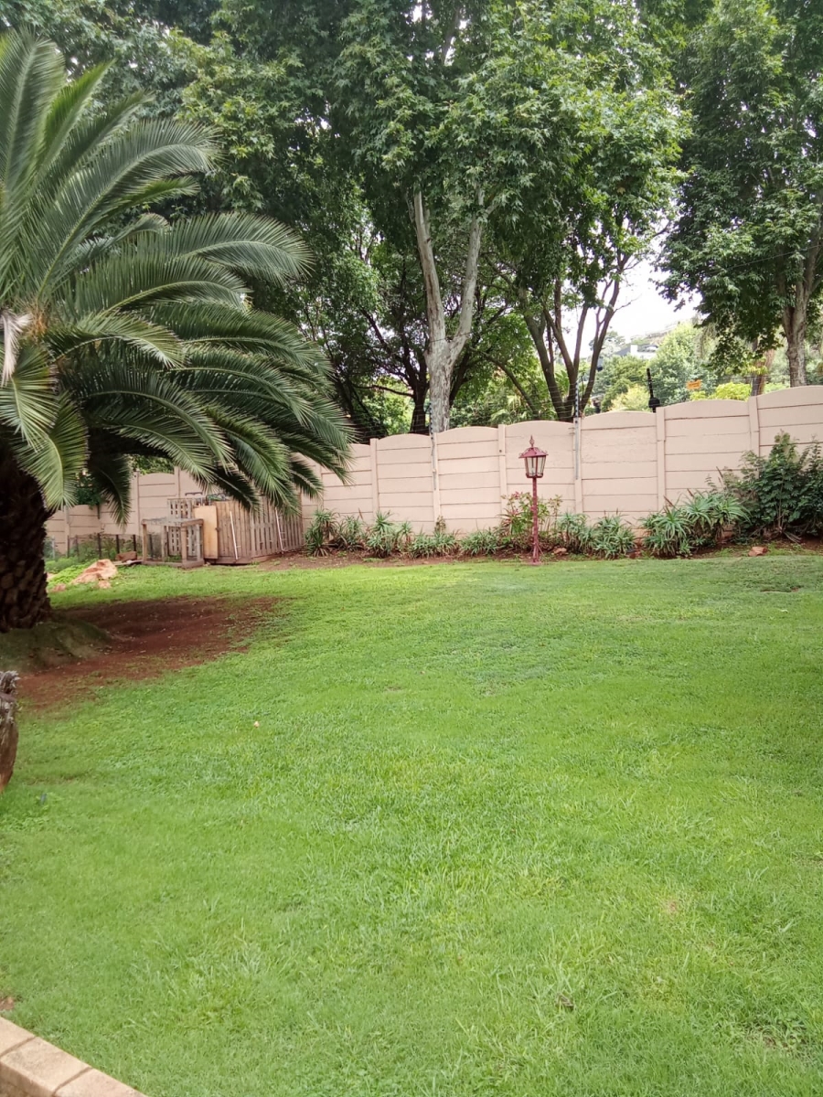 5 Bedroom Property for Sale in Constantia Kloof Gauteng