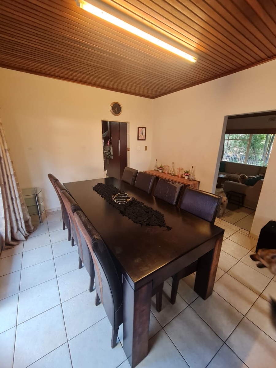 5 Bedroom Property for Sale in Constantia Kloof Gauteng