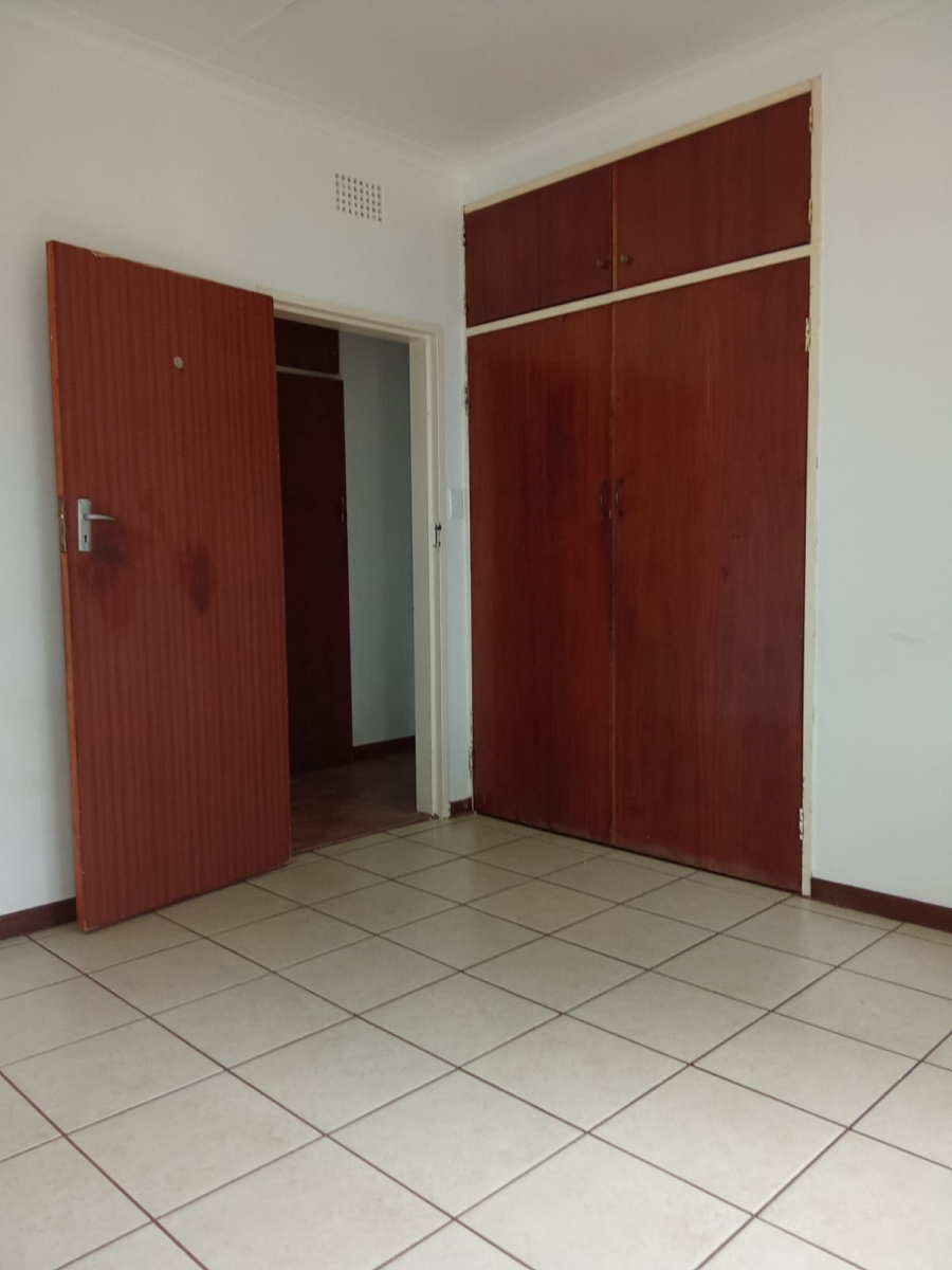 5 Bedroom Property for Sale in Constantia Kloof Gauteng