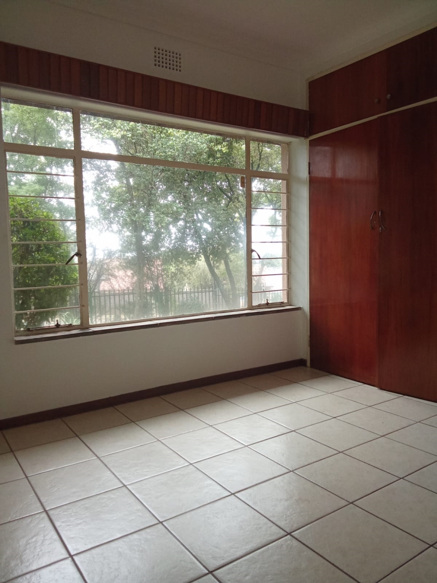 5 Bedroom Property for Sale in Constantia Kloof Gauteng