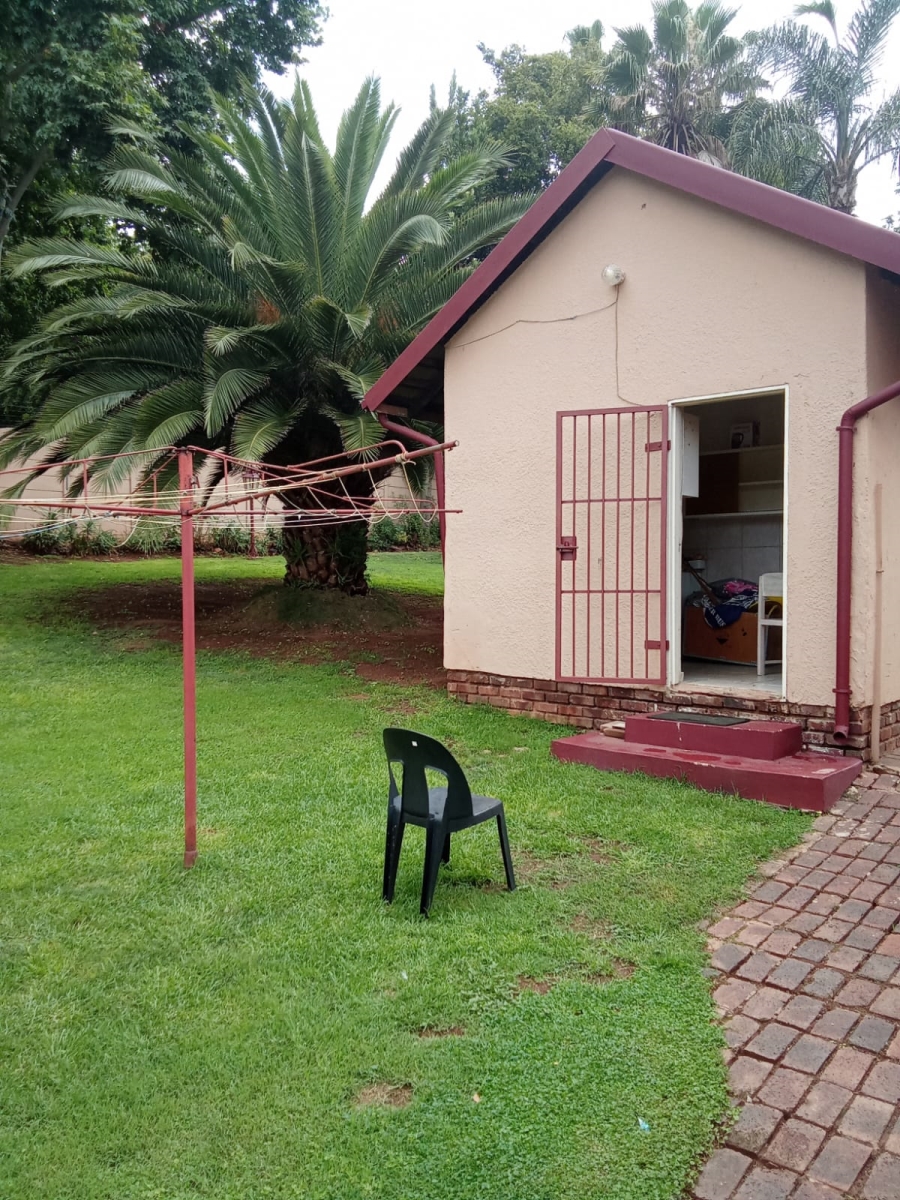 5 Bedroom Property for Sale in Constantia Kloof Gauteng