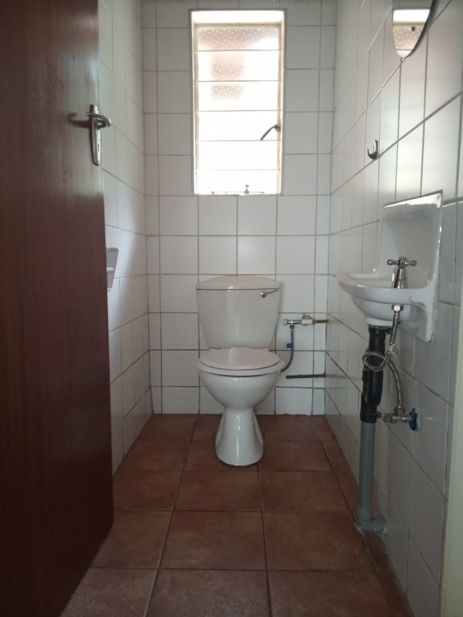 5 Bedroom Property for Sale in Constantia Kloof Gauteng