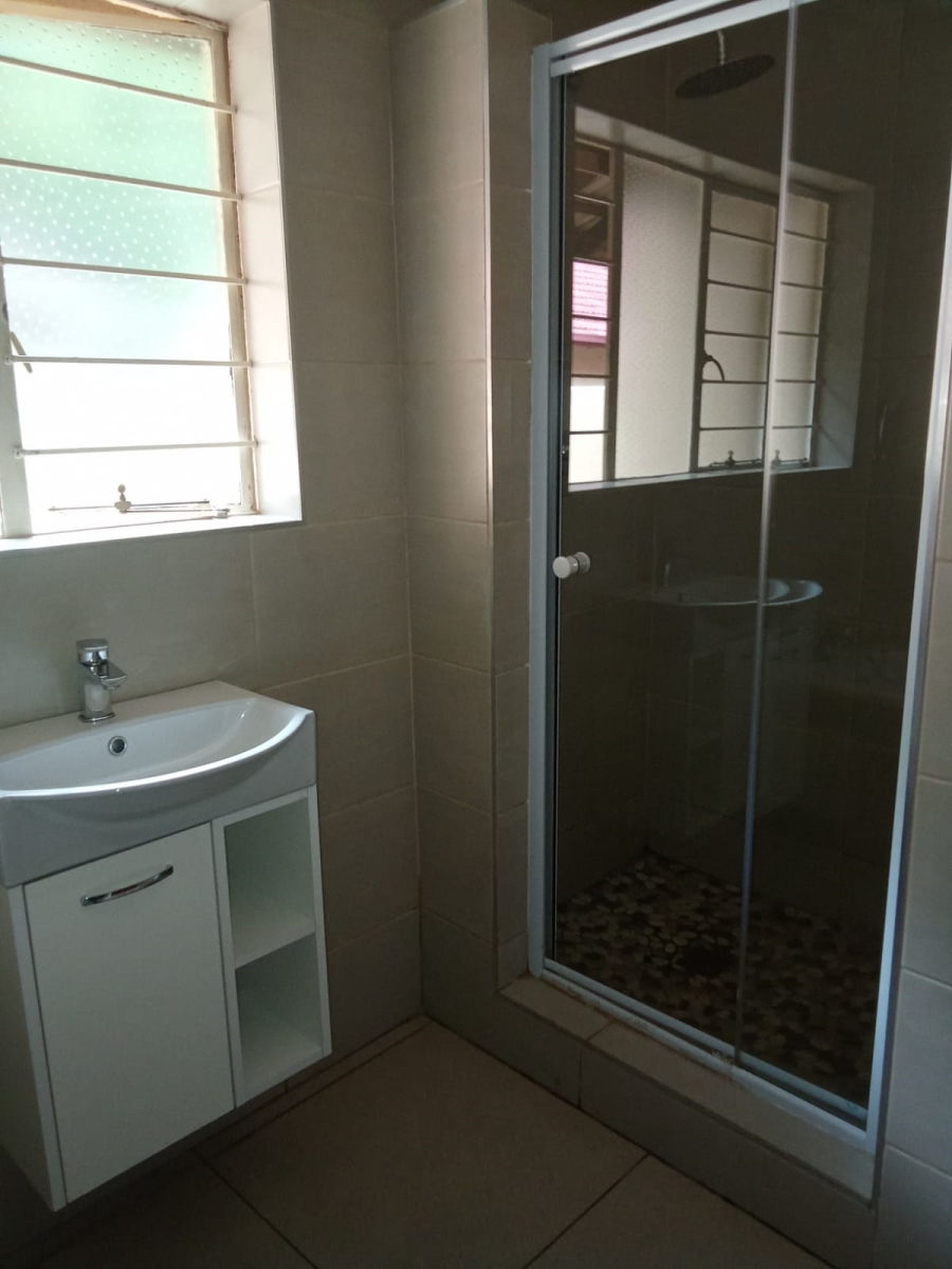 5 Bedroom Property for Sale in Constantia Kloof Gauteng