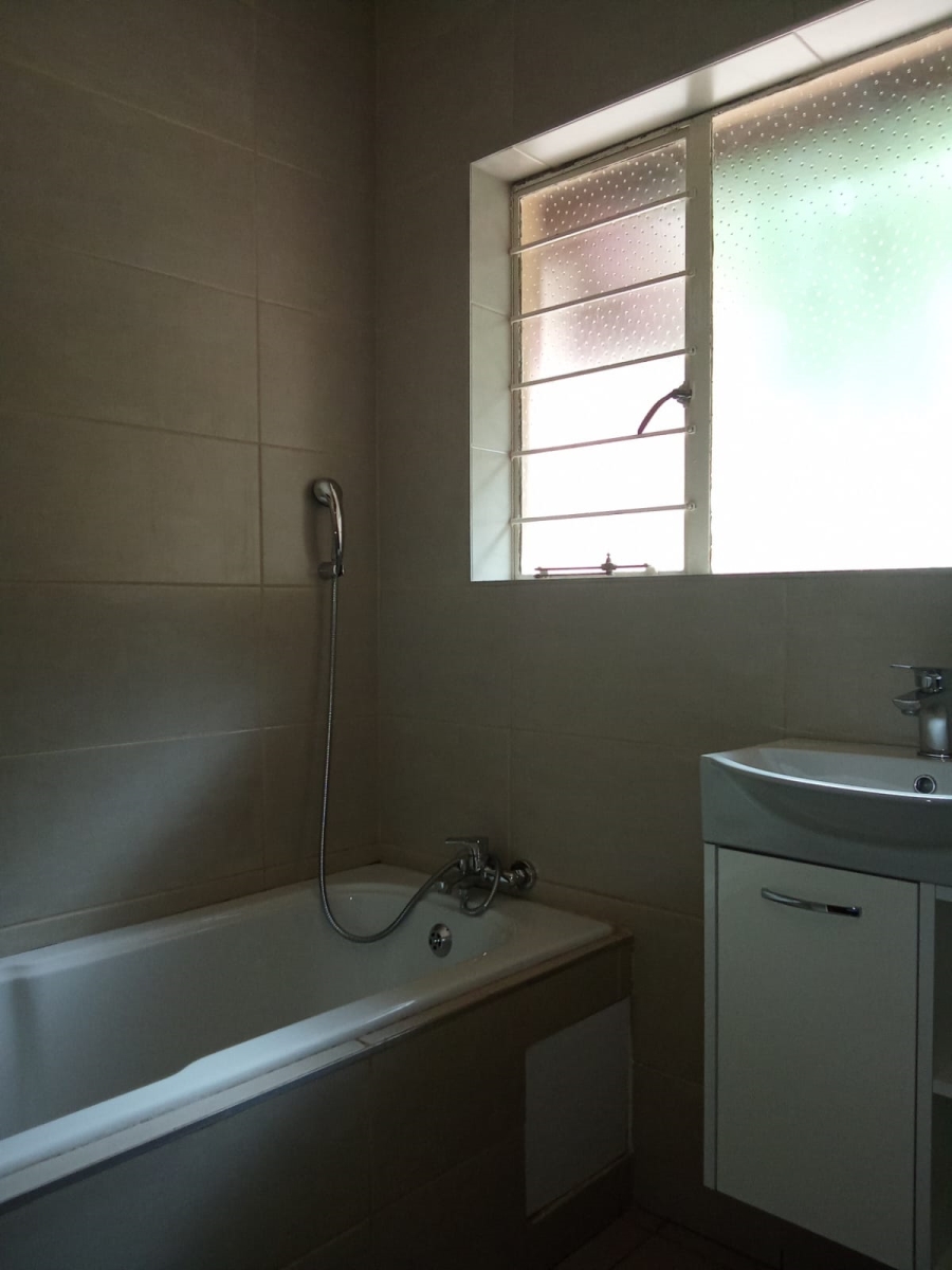 5 Bedroom Property for Sale in Constantia Kloof Gauteng