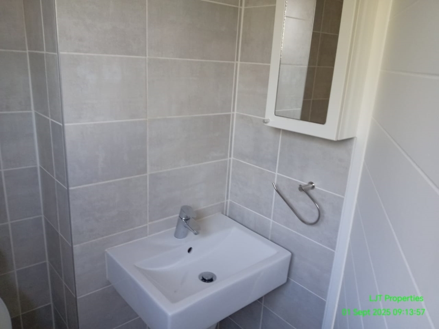 To Let 1 Bedroom Property for Rent in Witfield Gauteng
