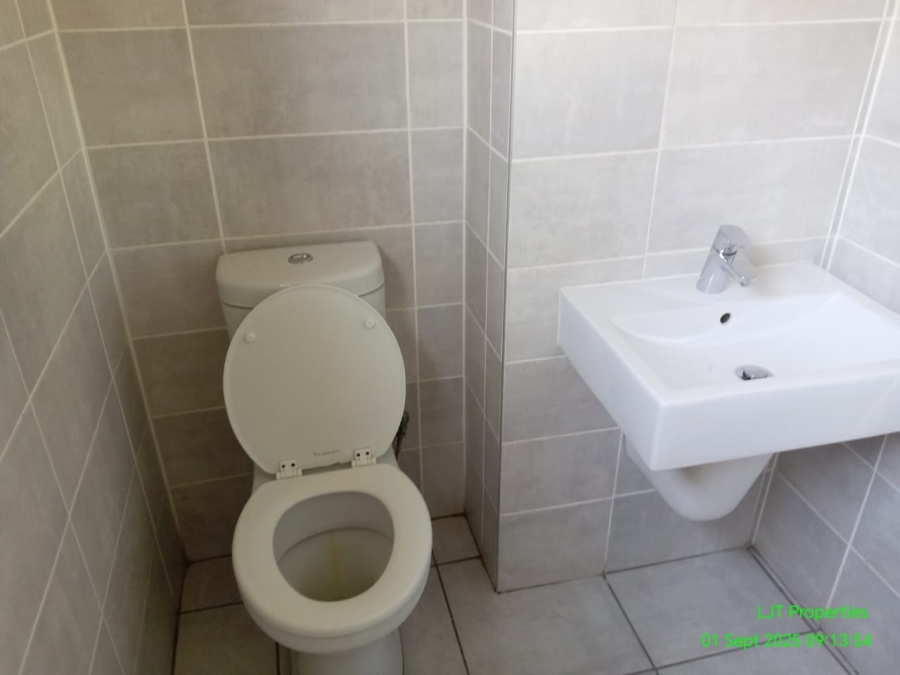 To Let 1 Bedroom Property for Rent in Witfield Gauteng