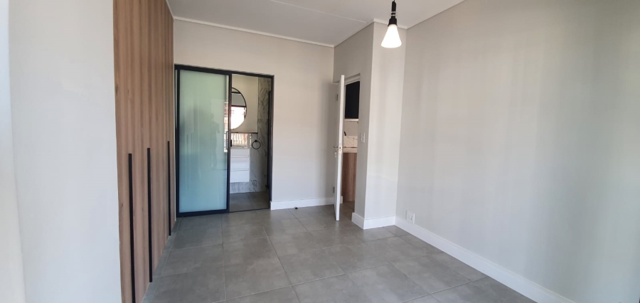 1 Bedroom Property for Sale in Waterfall Gauteng