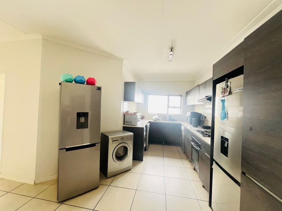 To Let 3 Bedroom Property for Rent in Petervale Gauteng