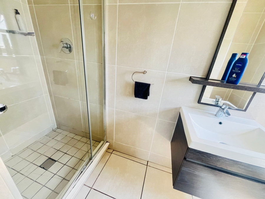 To Let 3 Bedroom Property for Rent in Petervale Gauteng