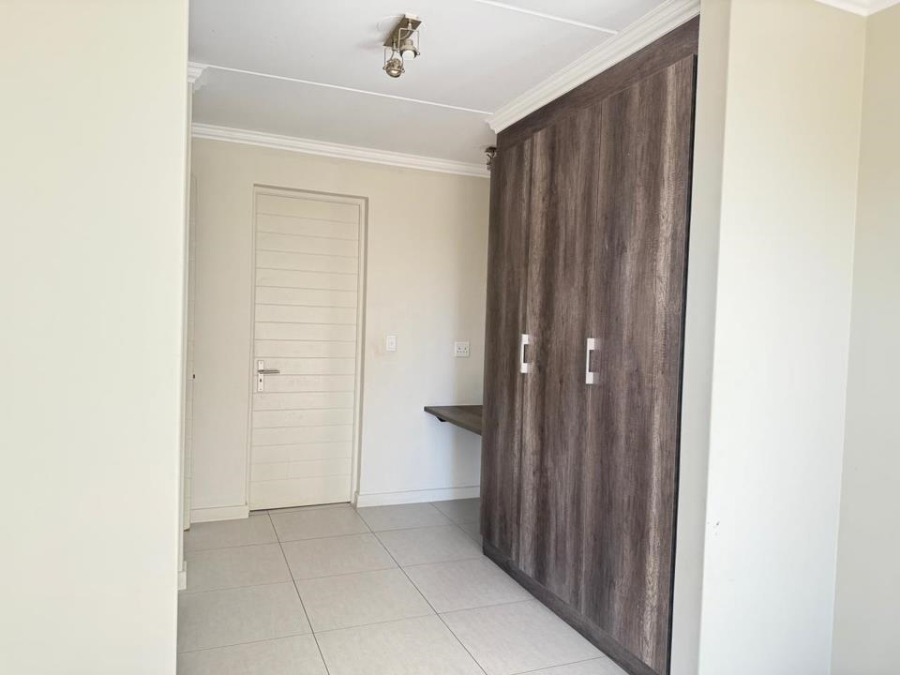 3 Bedroom Property for Sale in Garsfontein Gauteng