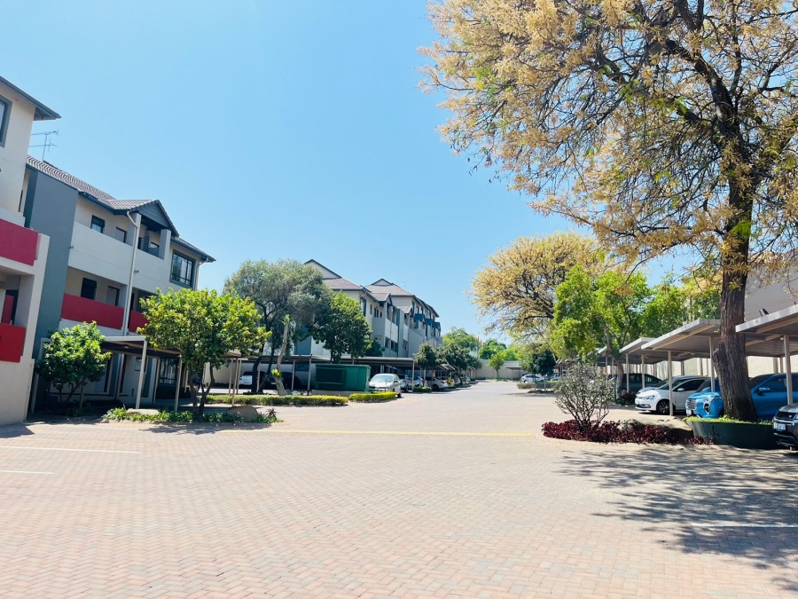 To Let 2 Bedroom Property for Rent in Fourways Gauteng