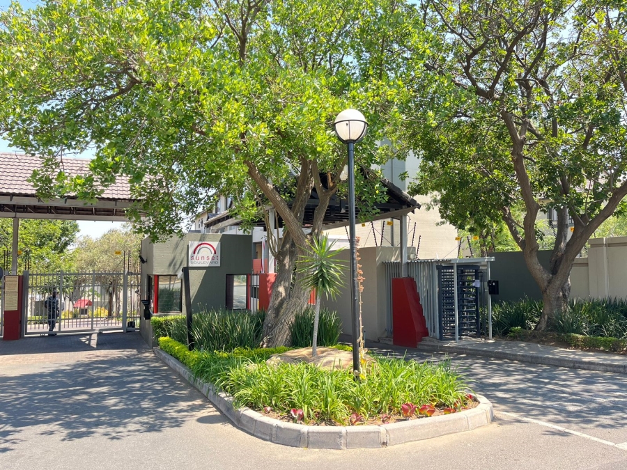 To Let 2 Bedroom Property for Rent in Fourways Gauteng