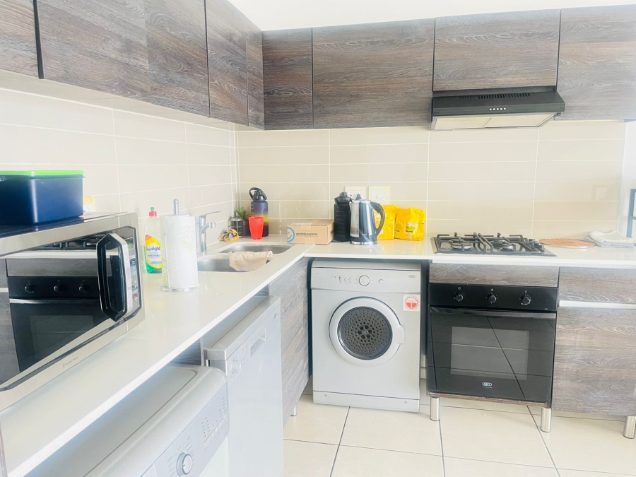 To Let 1 Bedroom Property for Rent in Petervale Gauteng