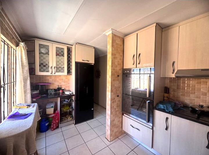 3 Bedroom Property for Sale in Clayville Gauteng