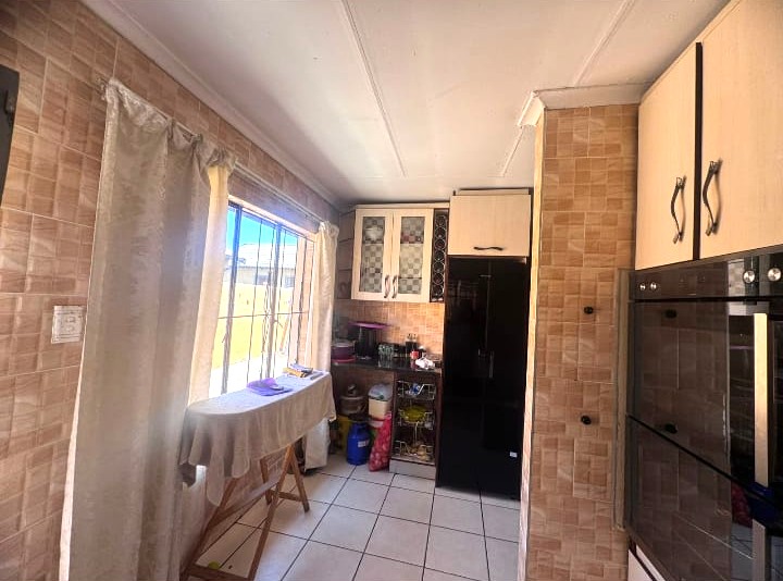 3 Bedroom Property for Sale in Clayville Gauteng