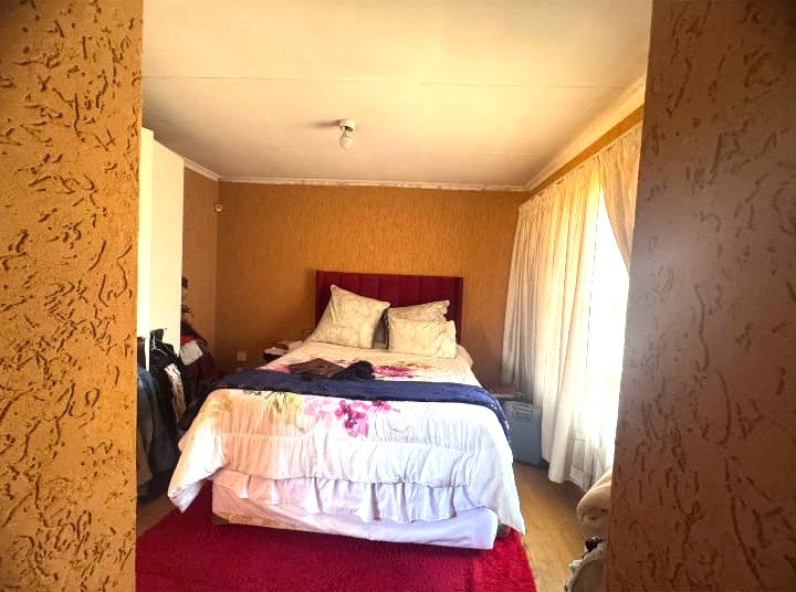 3 Bedroom Property for Sale in Clayville Gauteng