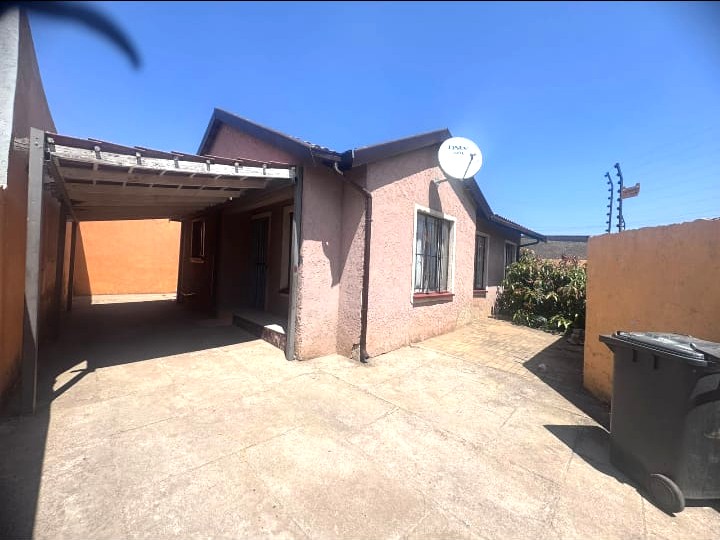 3 Bedroom Property for Sale in Clayville Gauteng