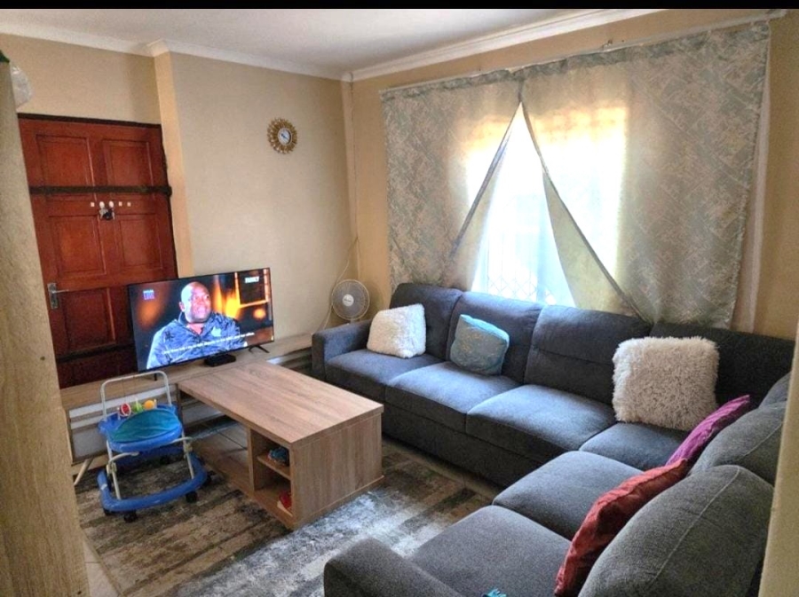 2 Bedroom Property for Sale in Clayville Gauteng