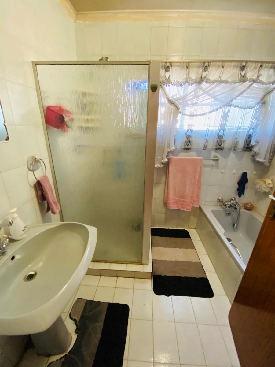 4 Bedroom Property for Sale in Palm Ridge Gauteng