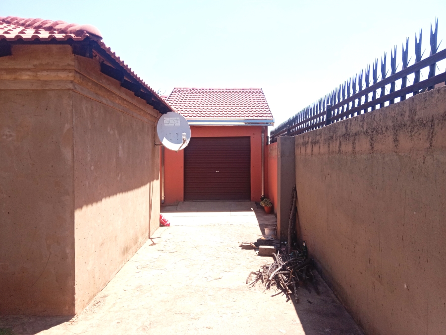 4 Bedroom Property for Sale in Vosloorus Ext 25 Gauteng