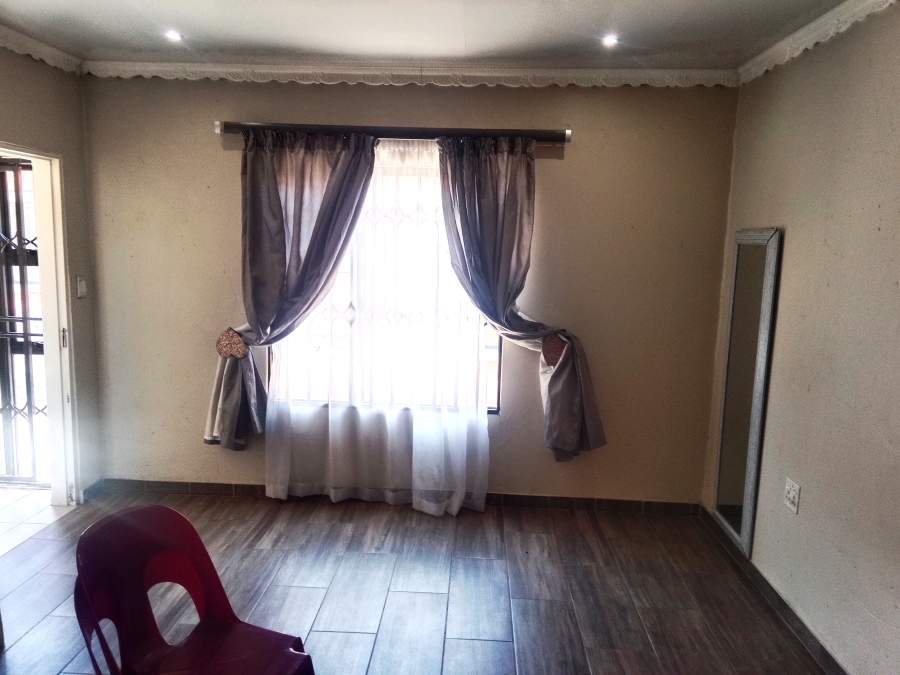 4 Bedroom Property for Sale in Vosloorus Ext 25 Gauteng
