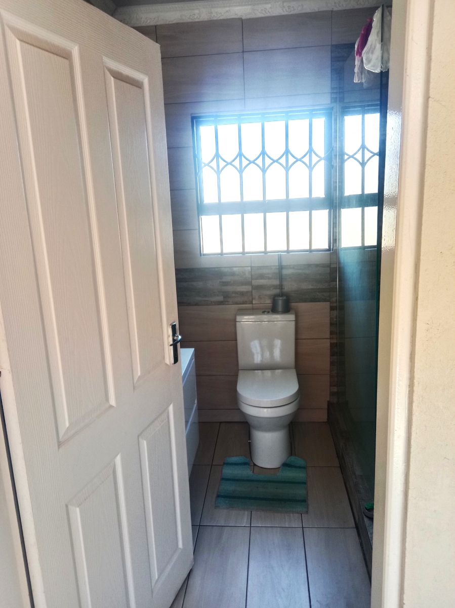 4 Bedroom Property for Sale in Vosloorus Ext 25 Gauteng