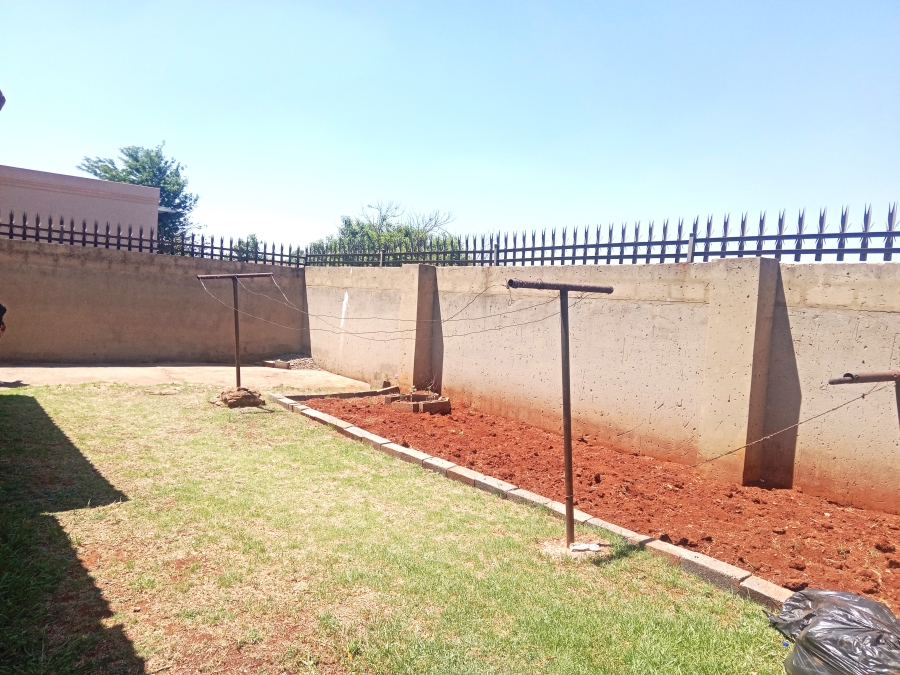 4 Bedroom Property for Sale in Vosloorus Ext 25 Gauteng