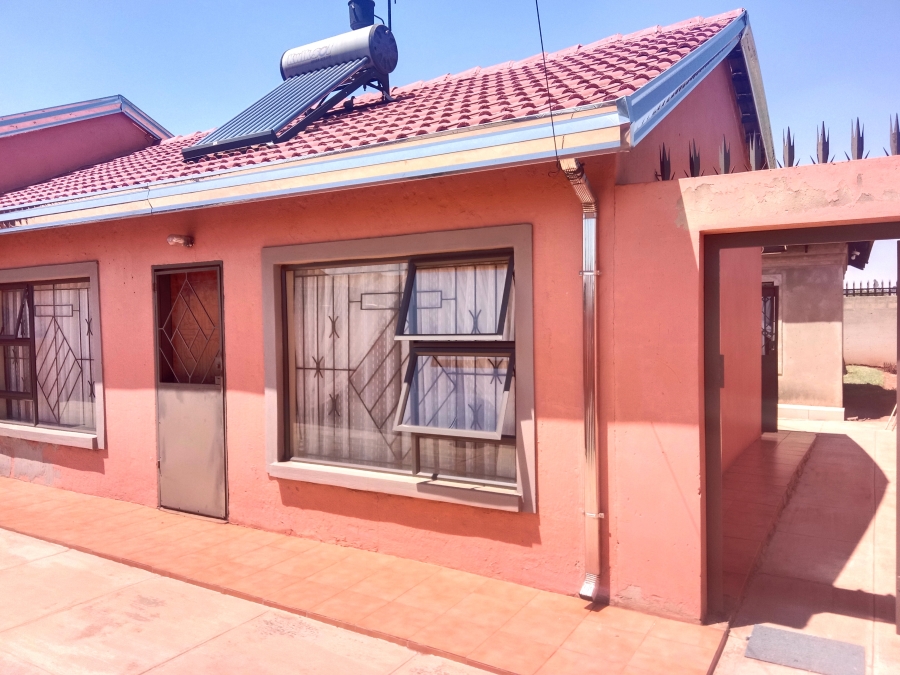 4 Bedroom Property for Sale in Vosloorus Ext 25 Gauteng