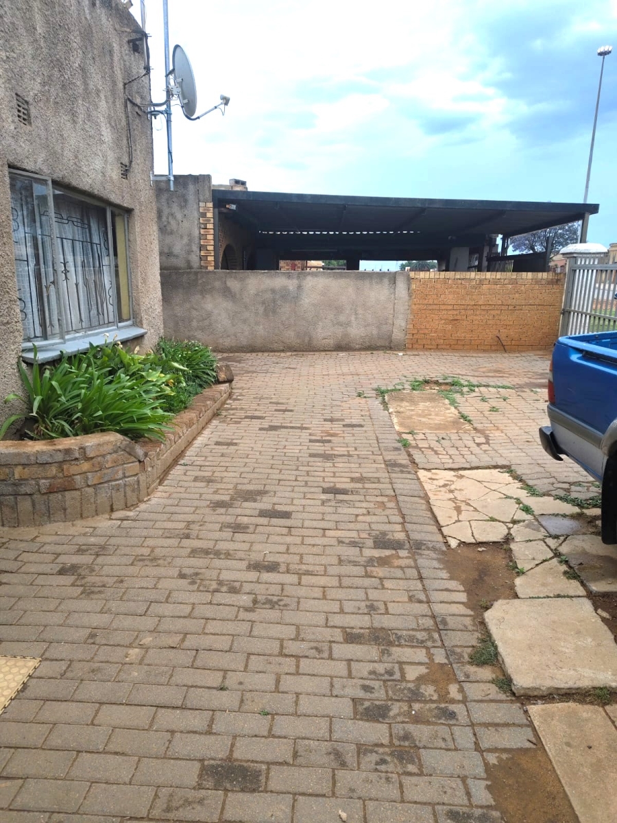 5 Bedroom Property for Sale in Moriting Gauteng