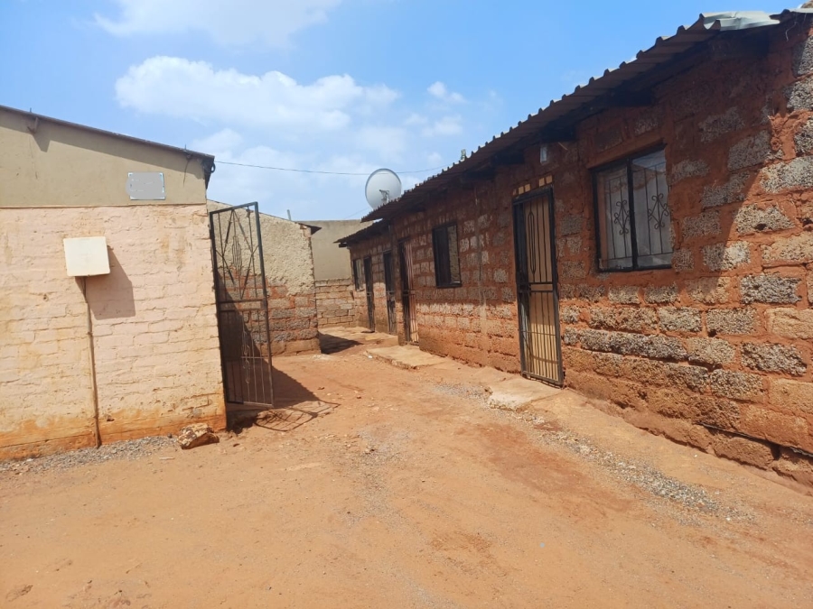 10 Bedroom Property for Sale in Mapleton Gauteng
