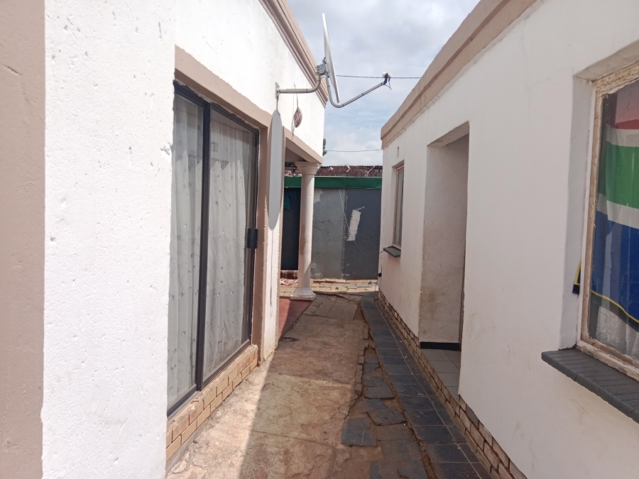 2 Bedroom Property for Sale in Windmill Park Gauteng
