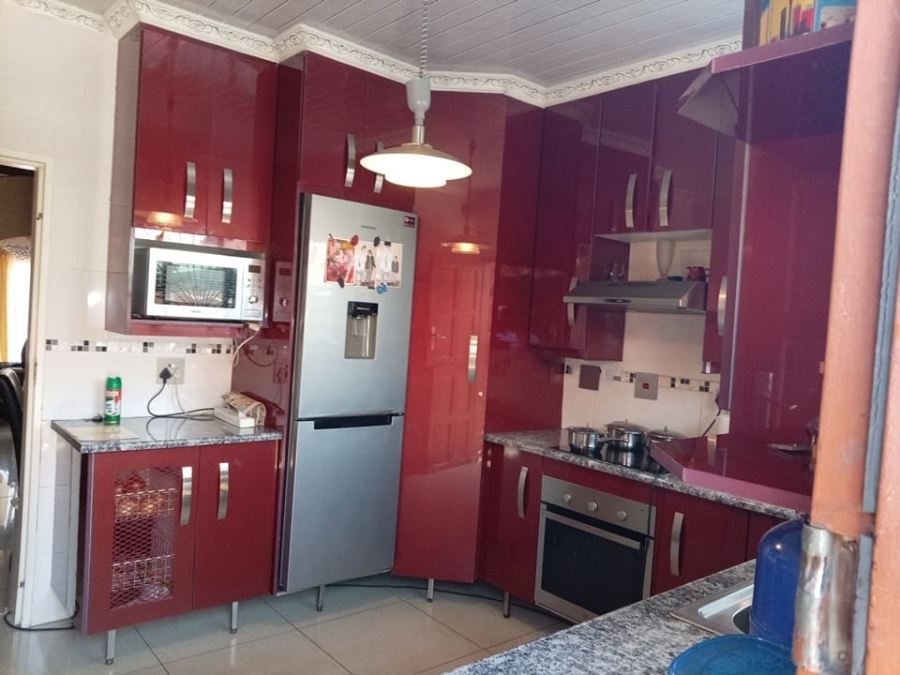 4 Bedroom Property for Sale in Mngadi Gauteng