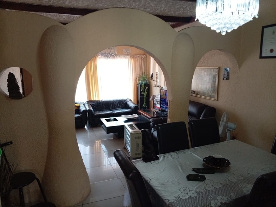 4 Bedroom Property for Sale in Mngadi Gauteng