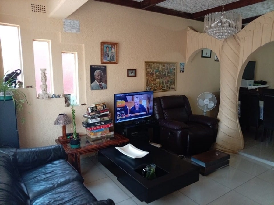 4 Bedroom Property for Sale in Mngadi Gauteng