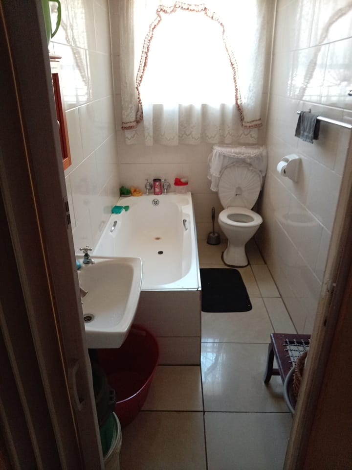 4 Bedroom Property for Sale in Mngadi Gauteng