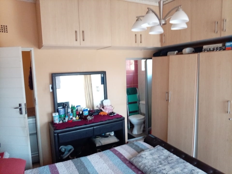 4 Bedroom Property for Sale in Mngadi Gauteng