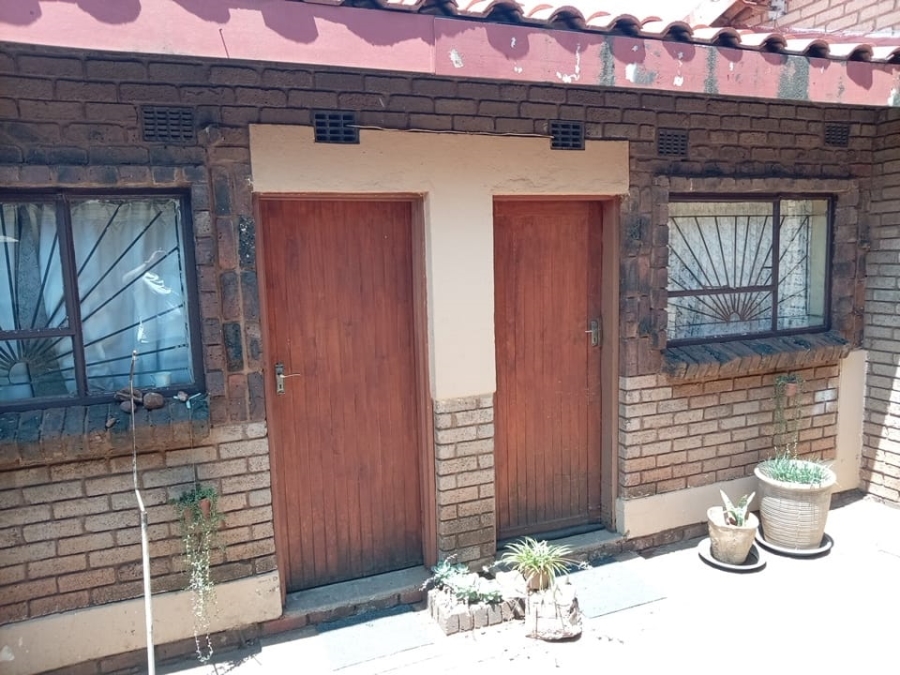 4 Bedroom Property for Sale in Mngadi Gauteng