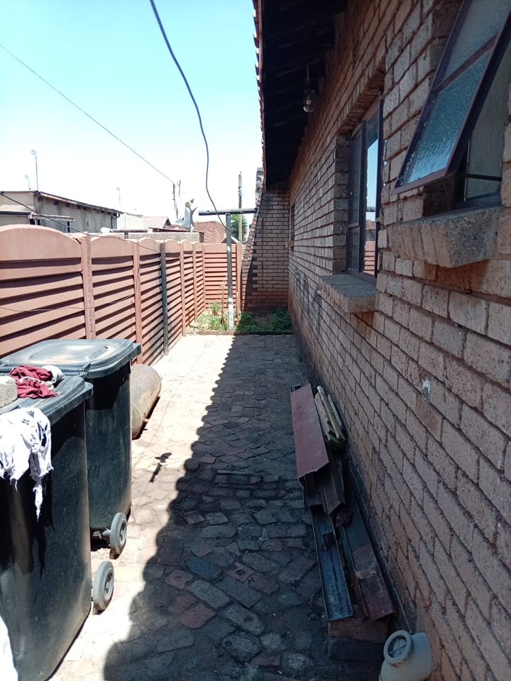 4 Bedroom Property for Sale in Mngadi Gauteng
