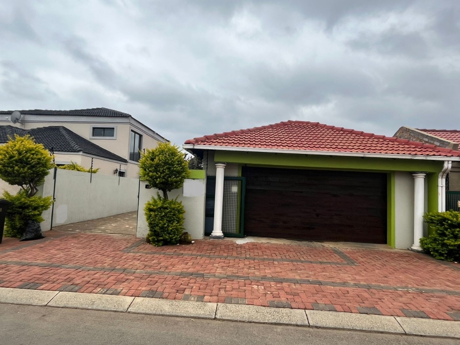 3 Bedroom Property for Sale in Windmill Park Gauteng