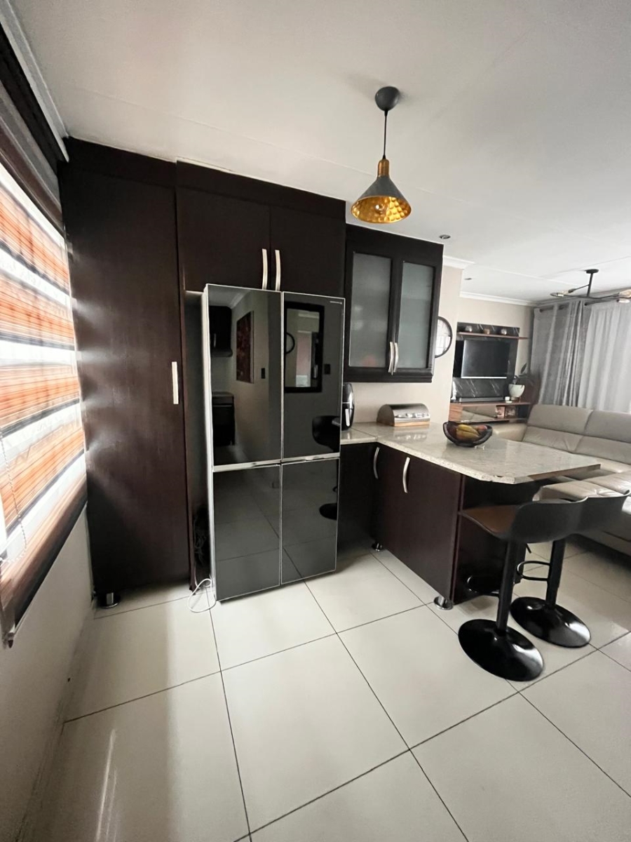 3 Bedroom Property for Sale in Windmill Park Gauteng