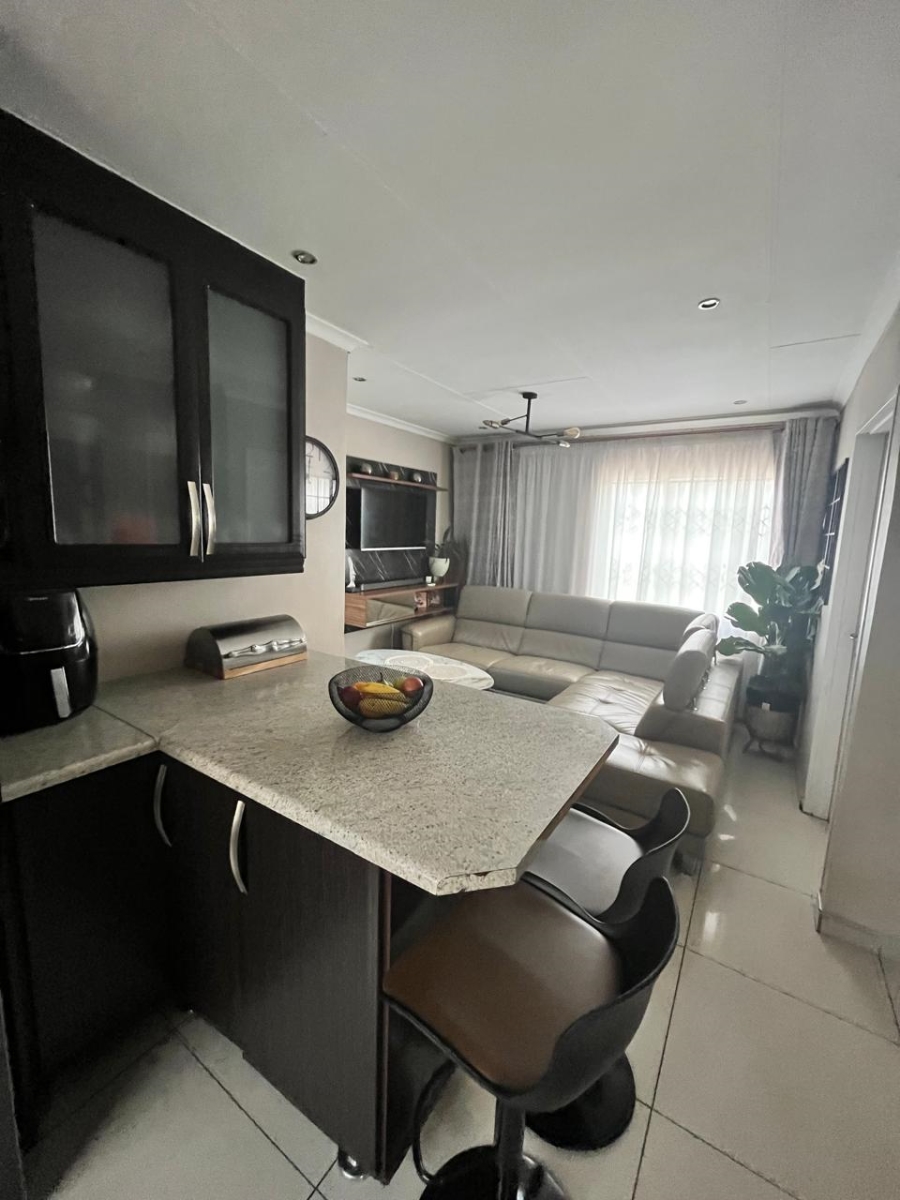 3 Bedroom Property for Sale in Windmill Park Gauteng