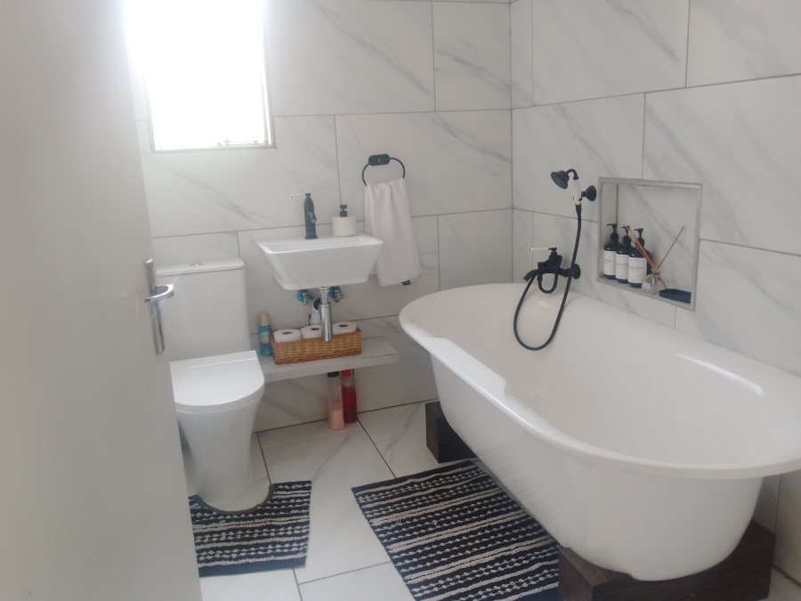 3 Bedroom Property for Sale in Windmill Park Gauteng