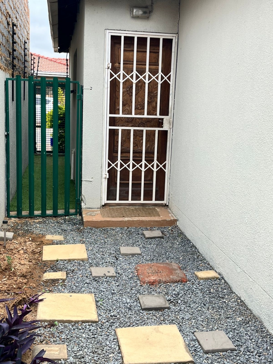 3 Bedroom Property for Sale in Windmill Park Gauteng