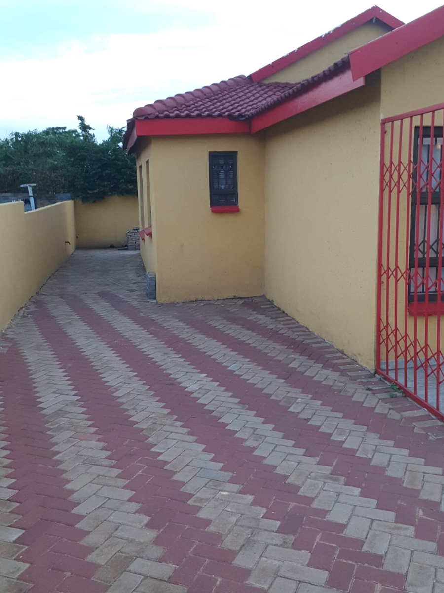 3 Bedroom Property for Sale in Vosloorus Gauteng