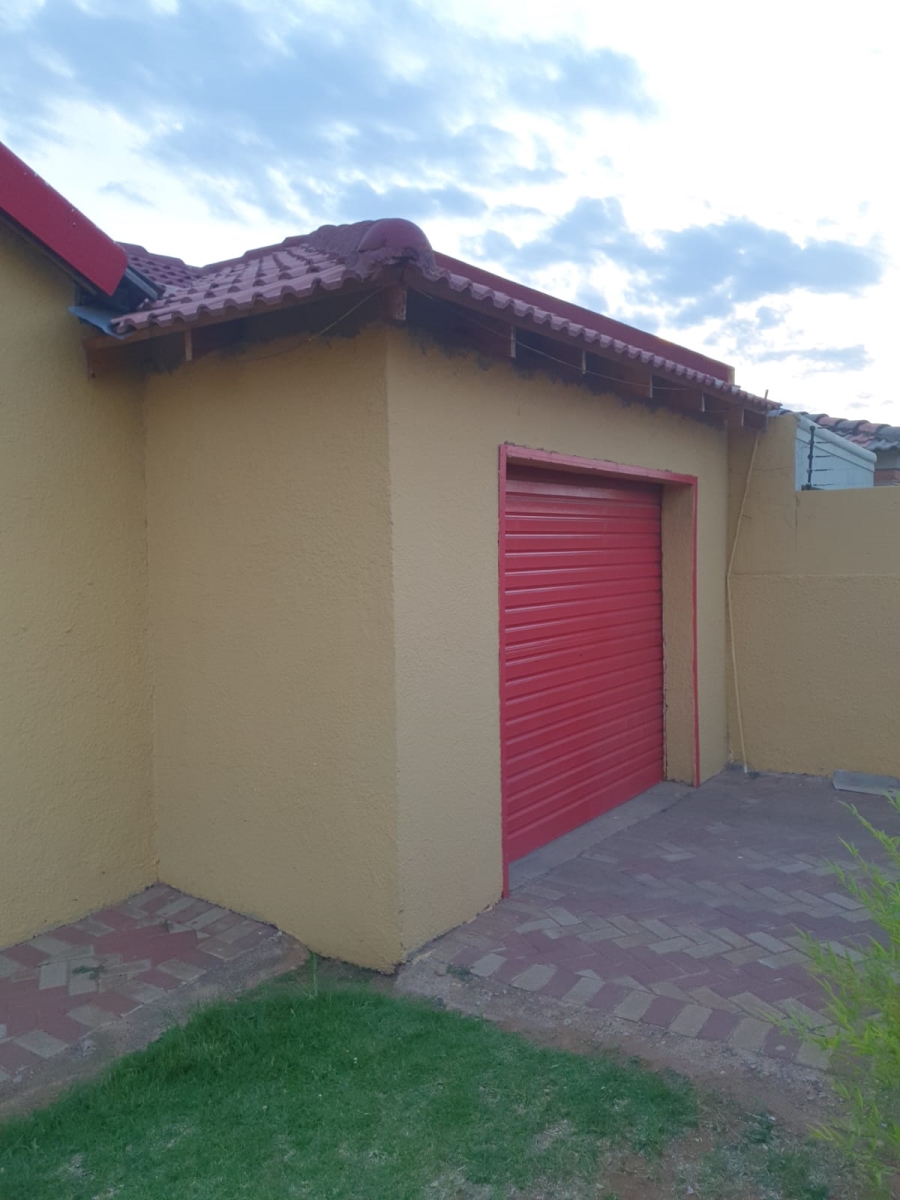 3 Bedroom Property for Sale in Vosloorus Gauteng