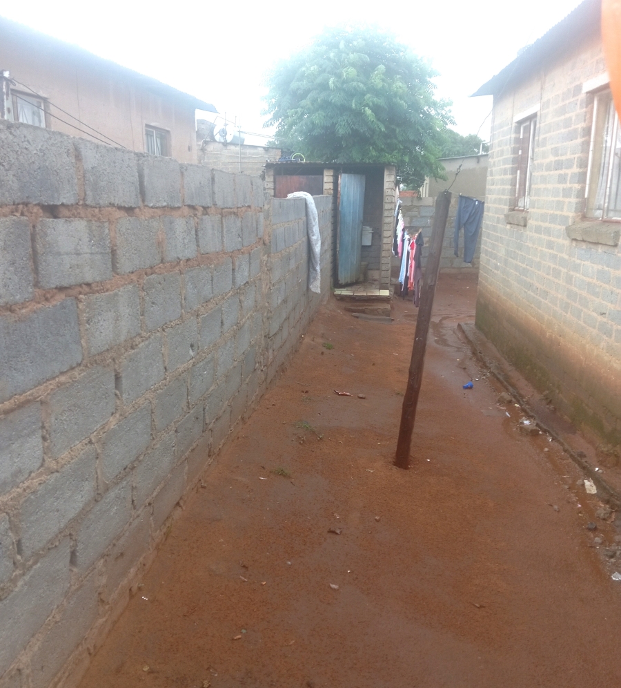 6 Bedroom Property for Sale in Entshonalanga Gauteng