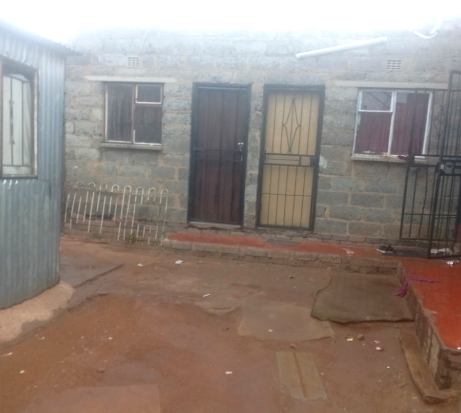 6 Bedroom Property for Sale in Entshonalanga Gauteng
