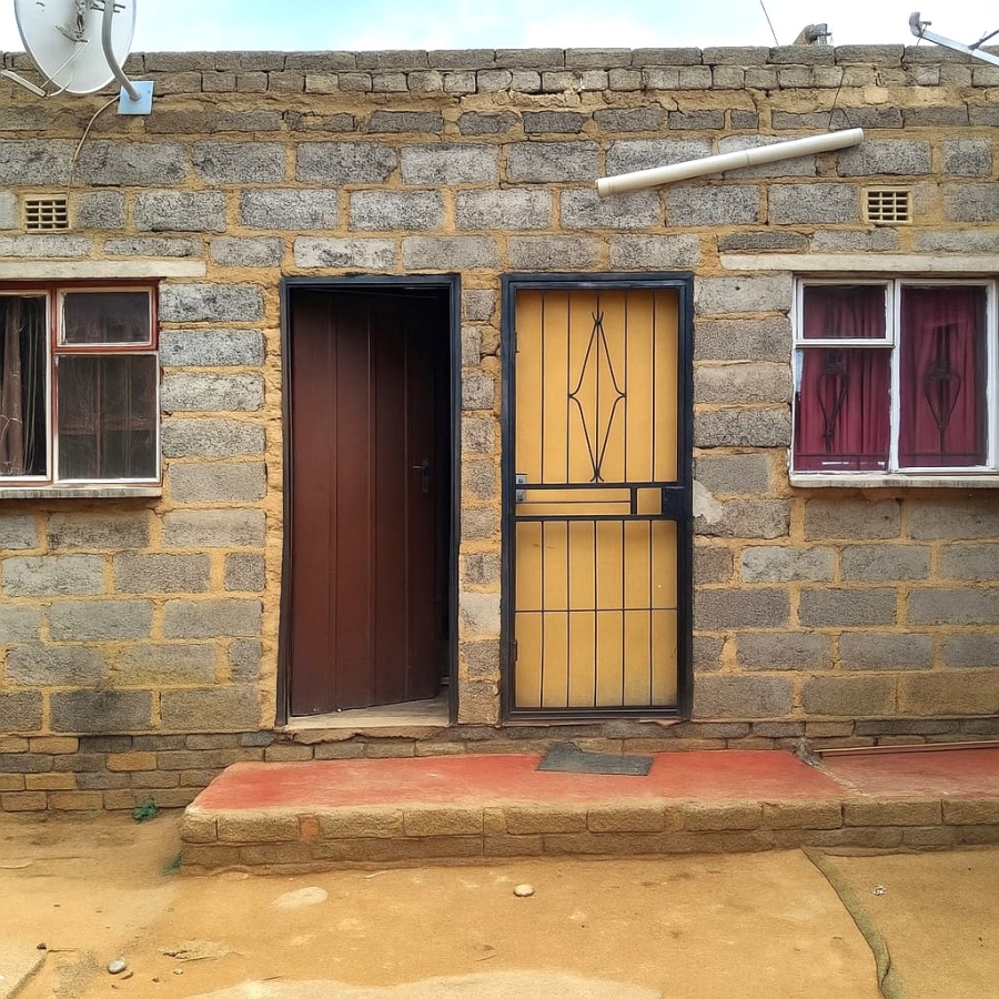 6 Bedroom Property for Sale in Entshonalanga Gauteng