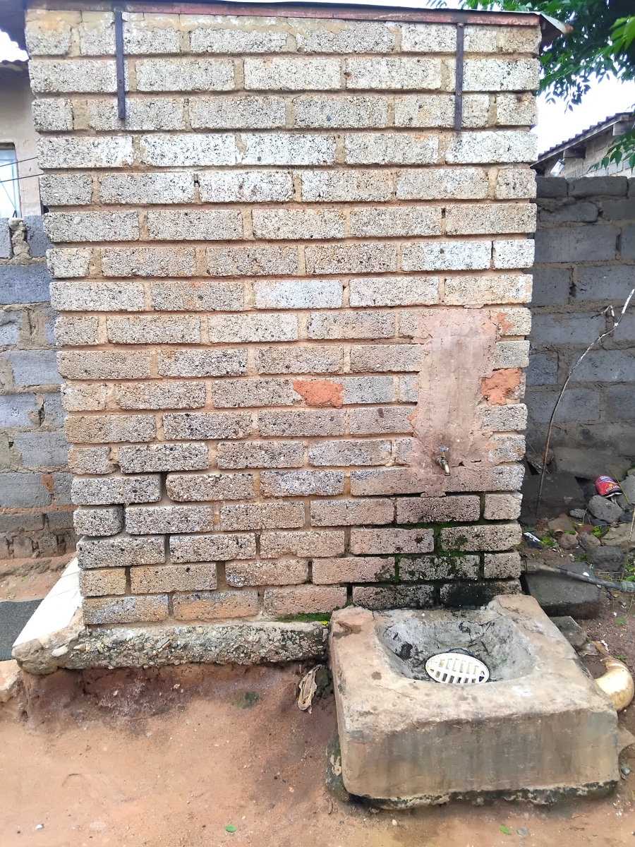 6 Bedroom Property for Sale in Entshonalanga Gauteng